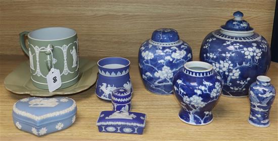 Four Chinese blue and white vases / ginger jars and six pieces of Wedgwood jasperwares (10)